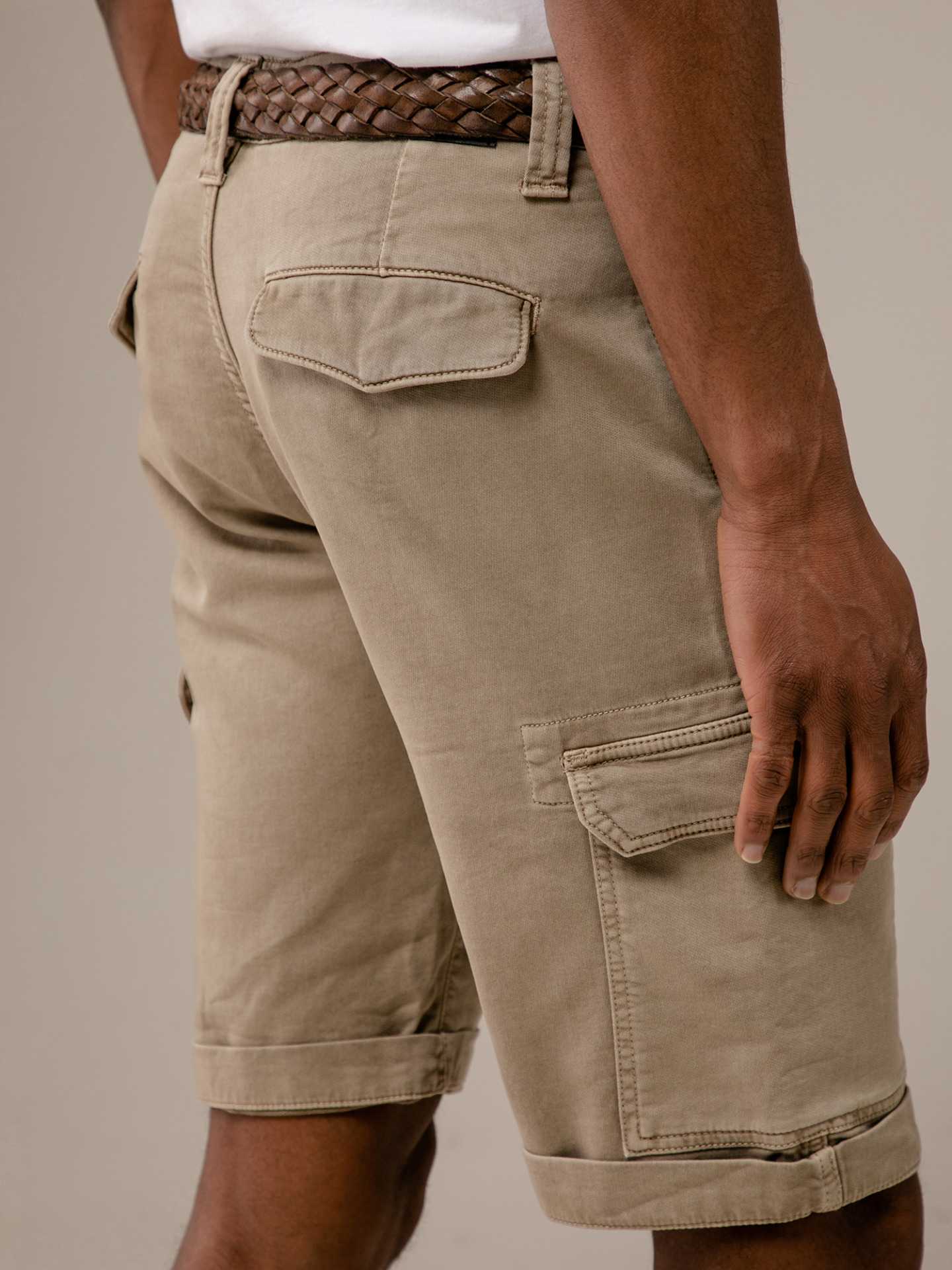 Detailansicht von Cargo-Bermudas von LE TEMPS DES CERISES