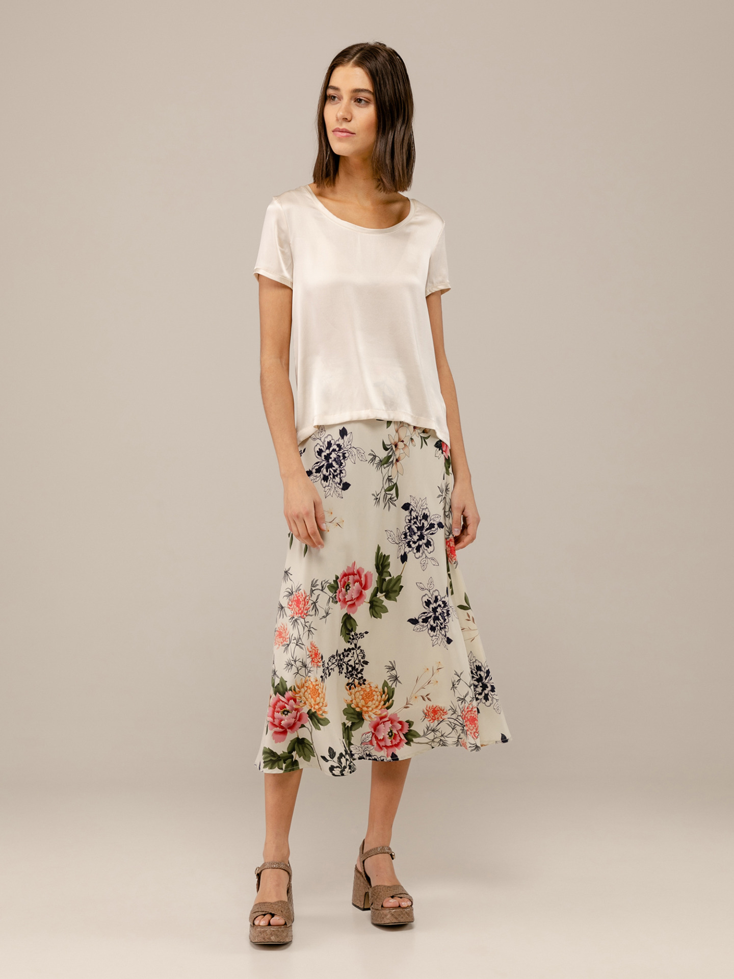 Detailansicht von Kurzarm-Seidenbluse von DANIELS