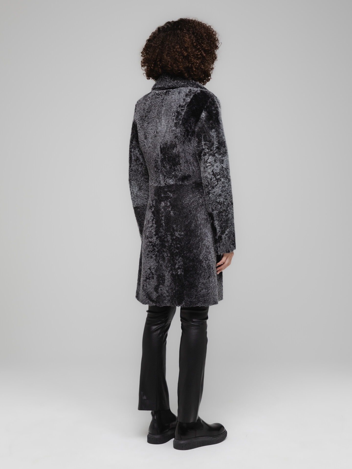 Detailansicht von Wendbarer Ledermantel von BENEDETTA NOVI