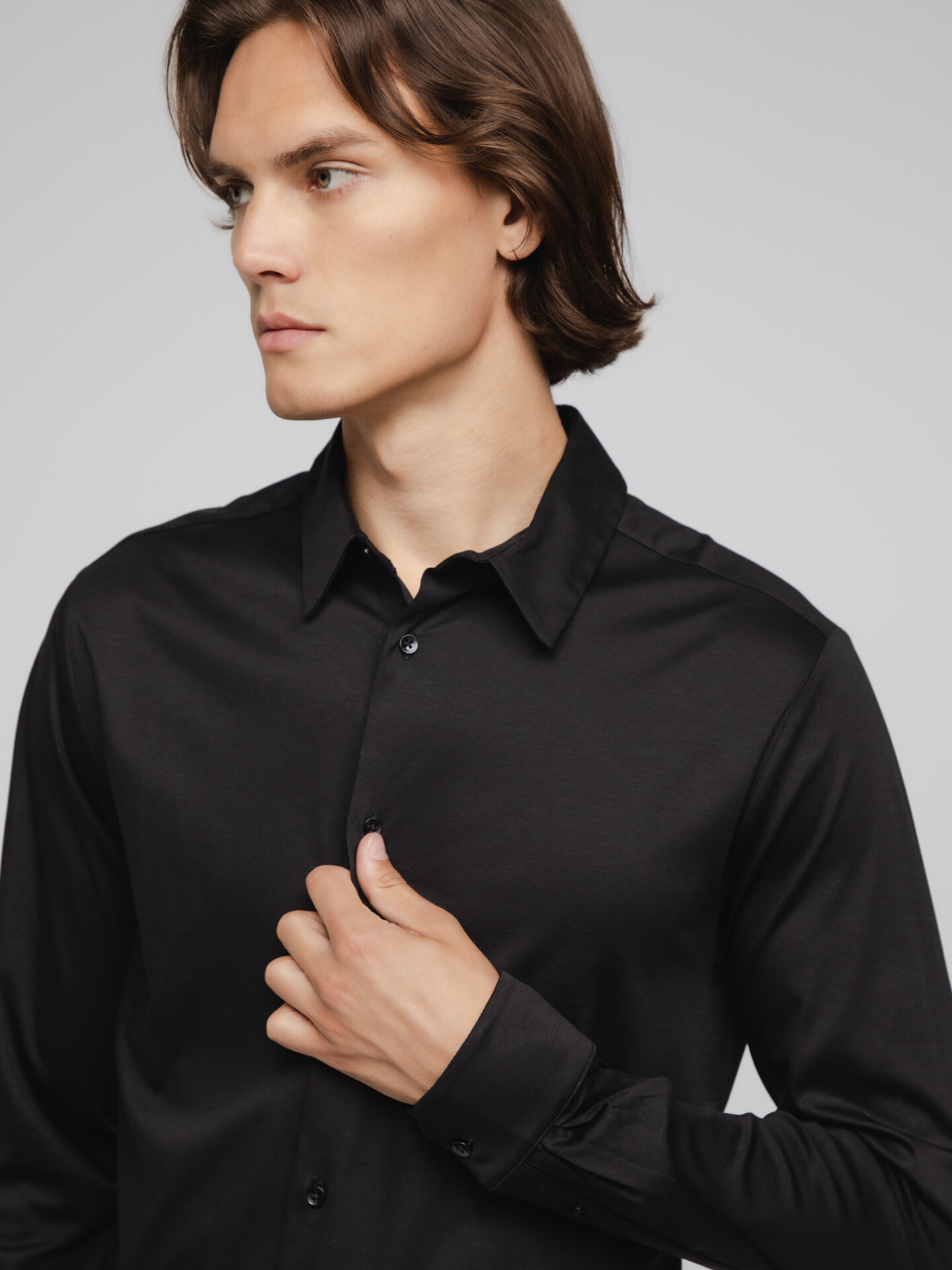 Detailansicht von Tailliertes Hemd mit Kentkragen von KIEFERMANN