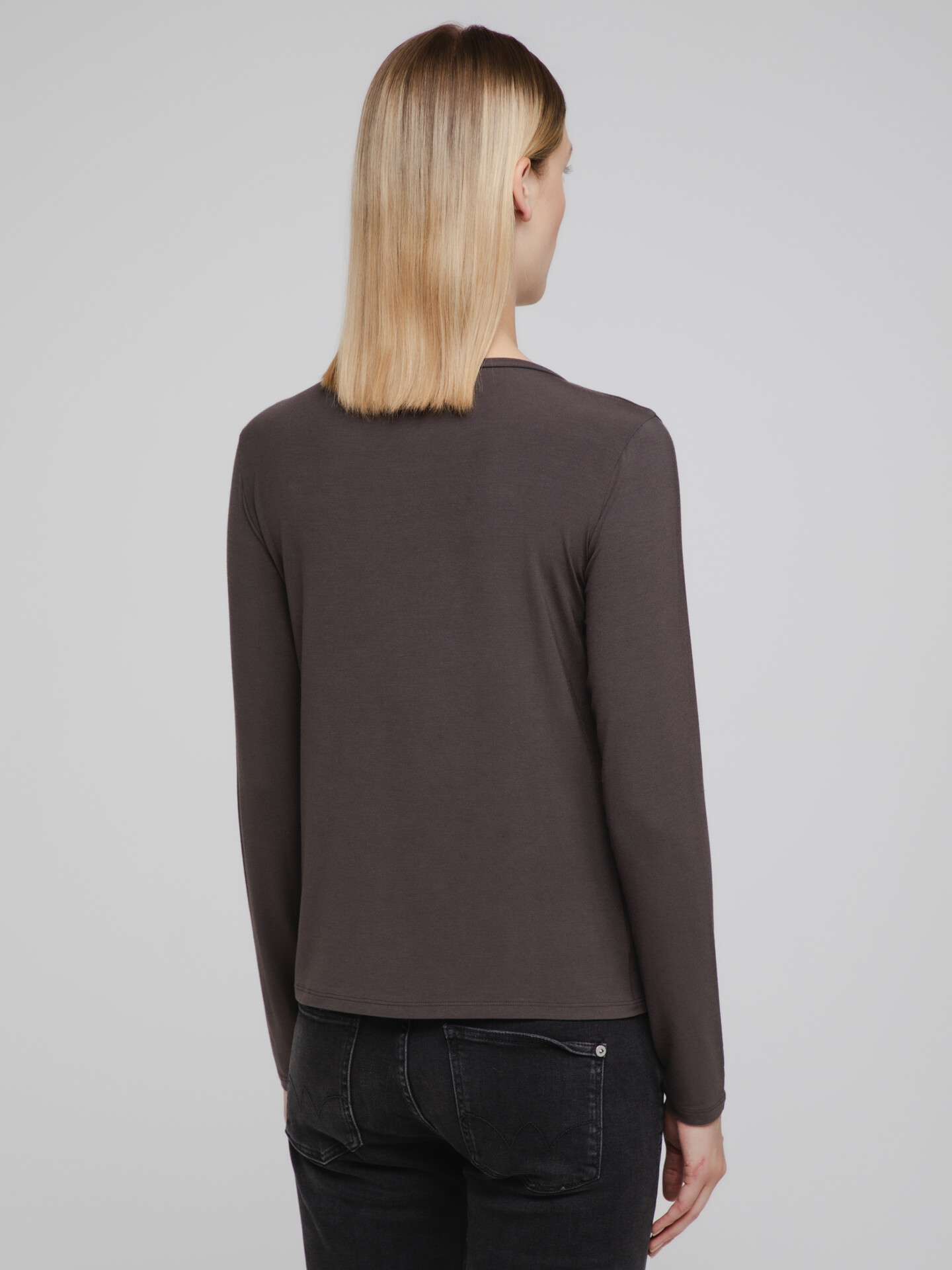 Detailansicht von Langarmshirt aus Modal von DANIELS