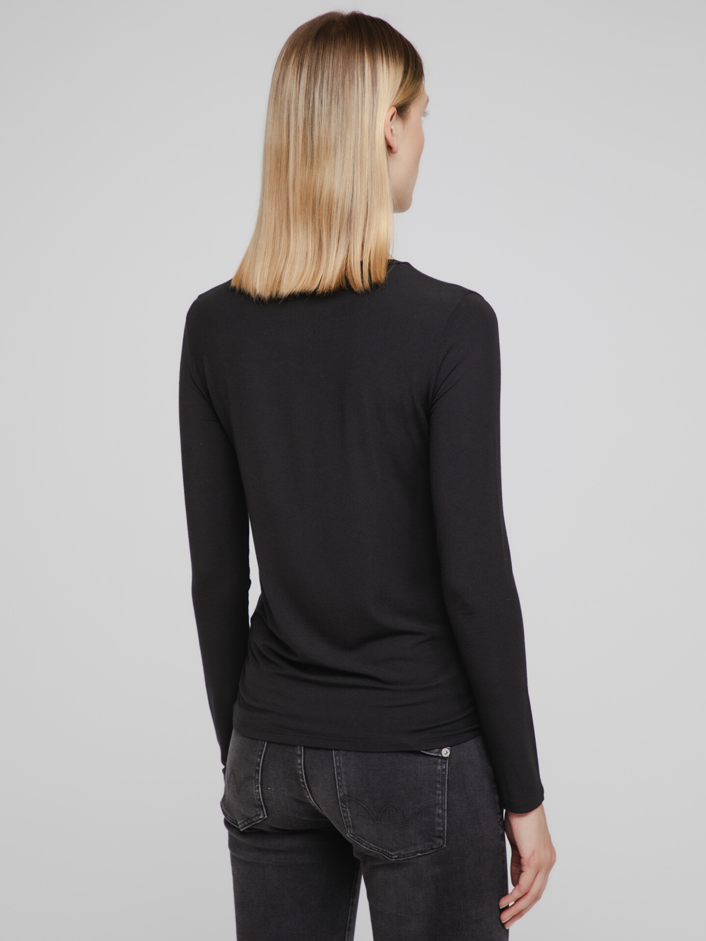 Detailansicht von Langarmshirt aus Modal von DANIELS