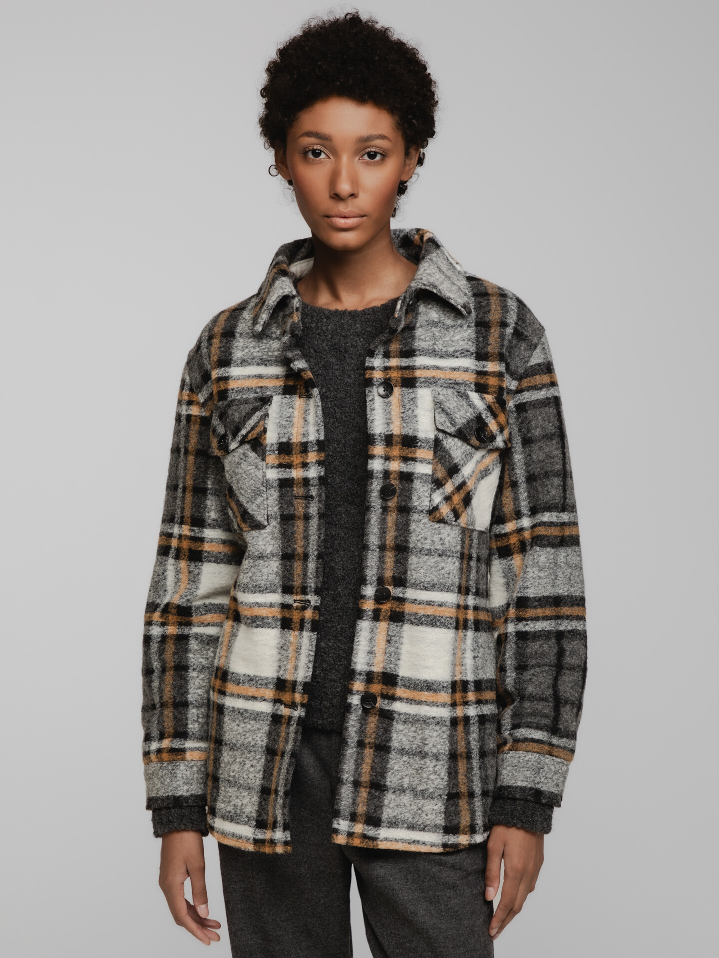 Detailansicht von Hemdjacke von BELLA DAHL