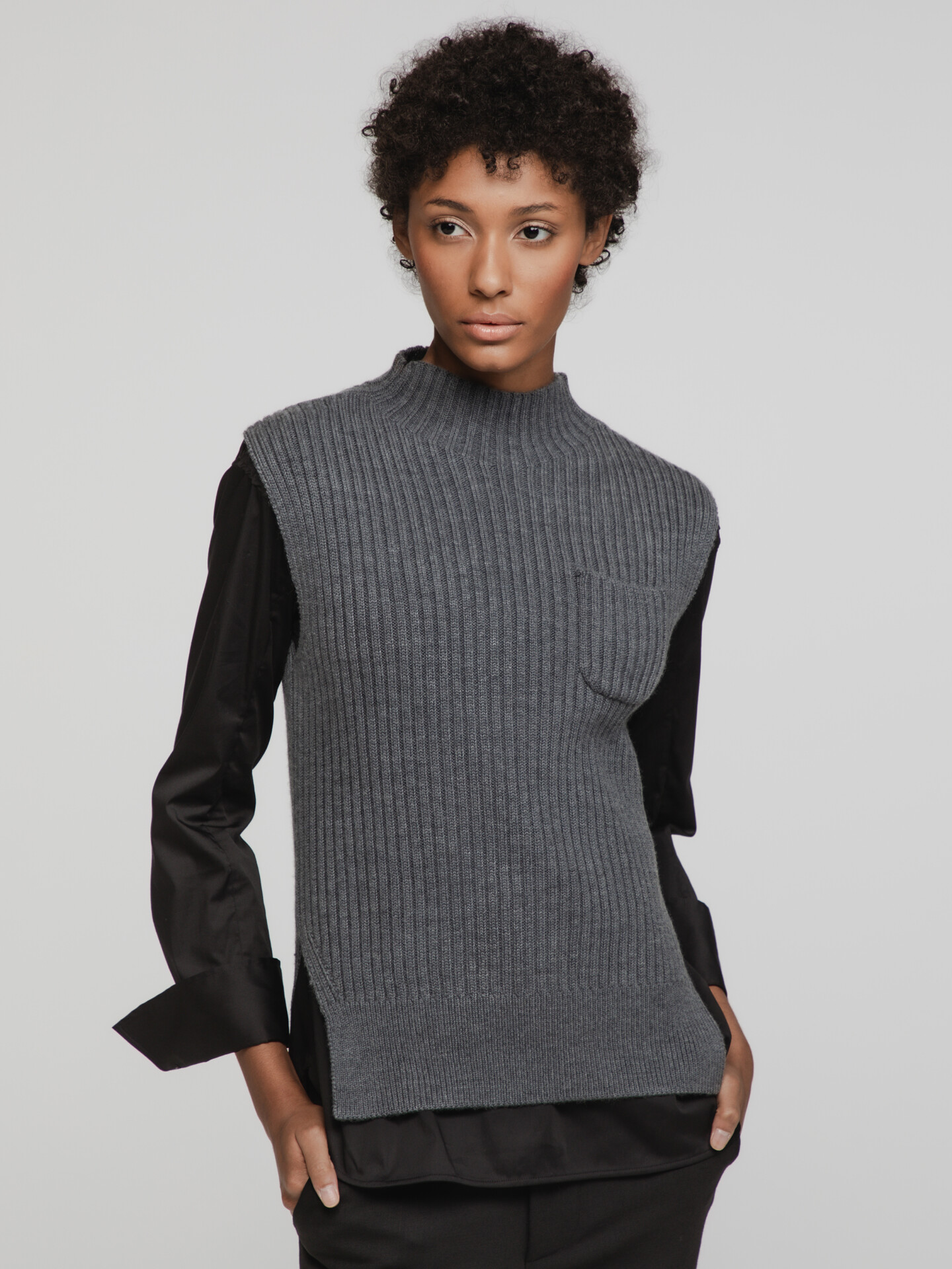 Detailansicht von Pullunder aus Merinowolle von DANIELS