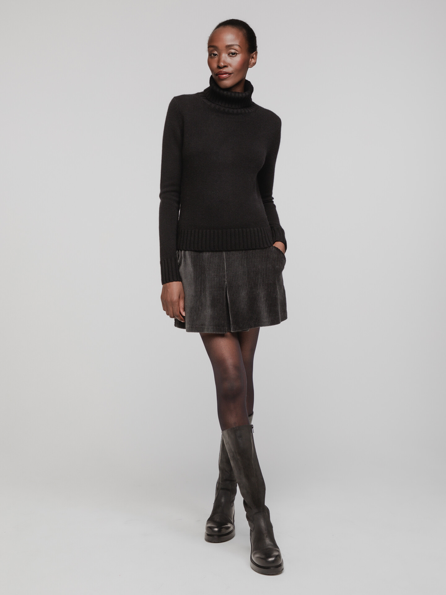 Detailansicht von Kurzer Cordrock von DANIELS