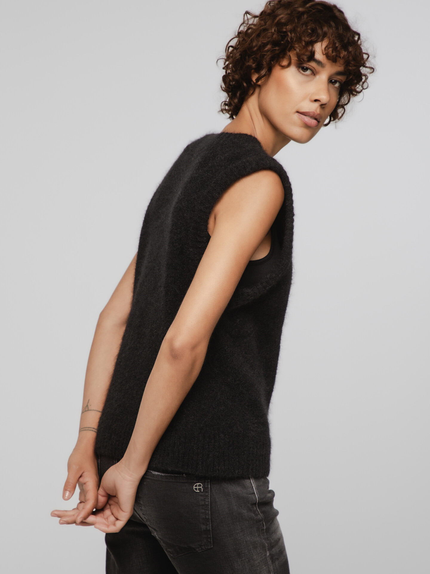 Detailansicht von Pullunder von JOHNNY LOVE