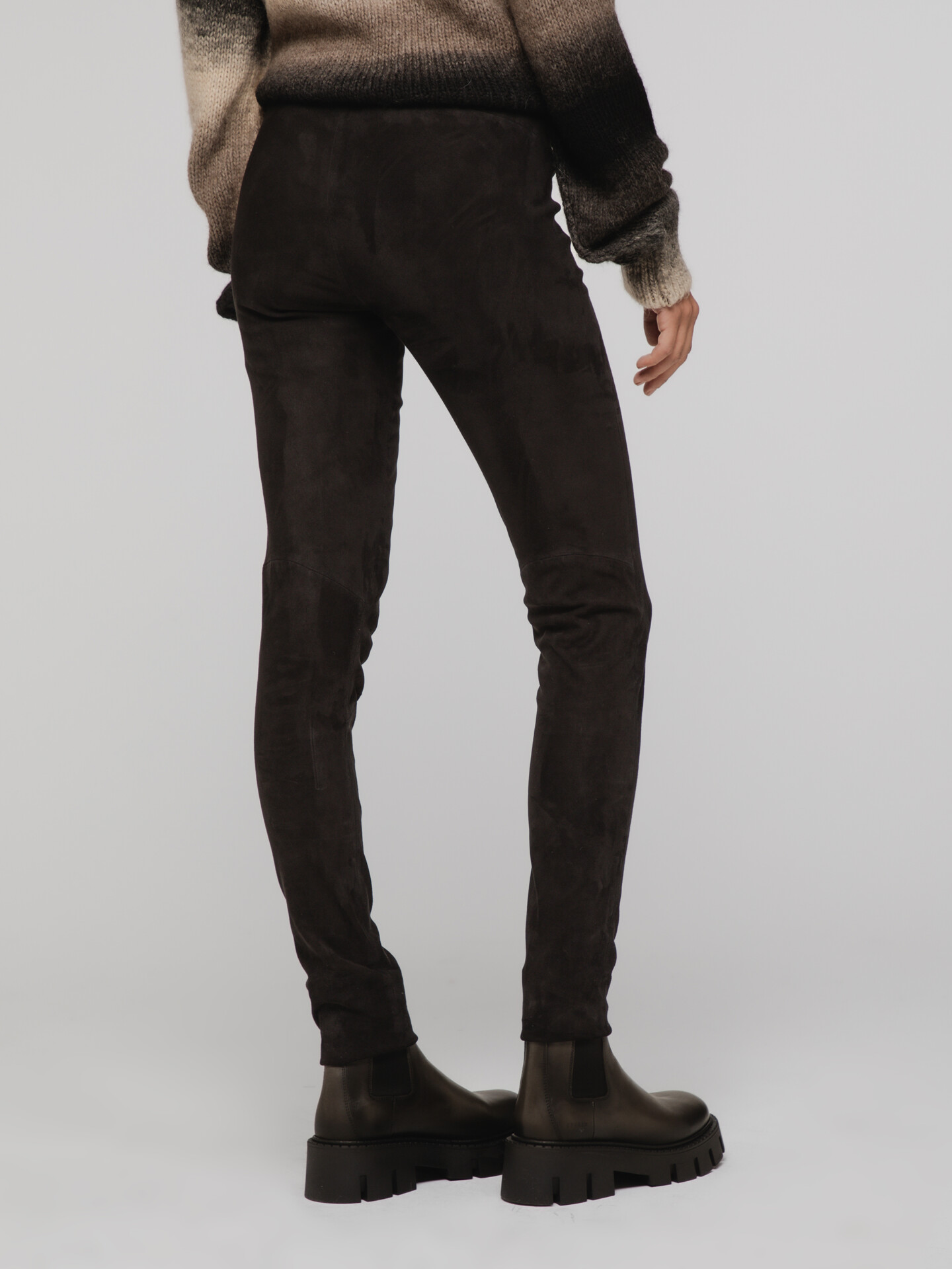 Detailansicht von Velour-Lederhose von ARMA