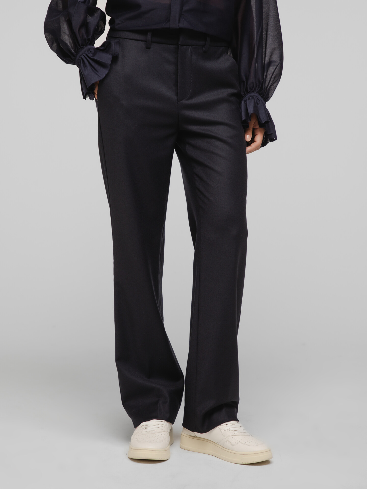 Detailansicht von Weite Hose aus Wolle von DONDUP