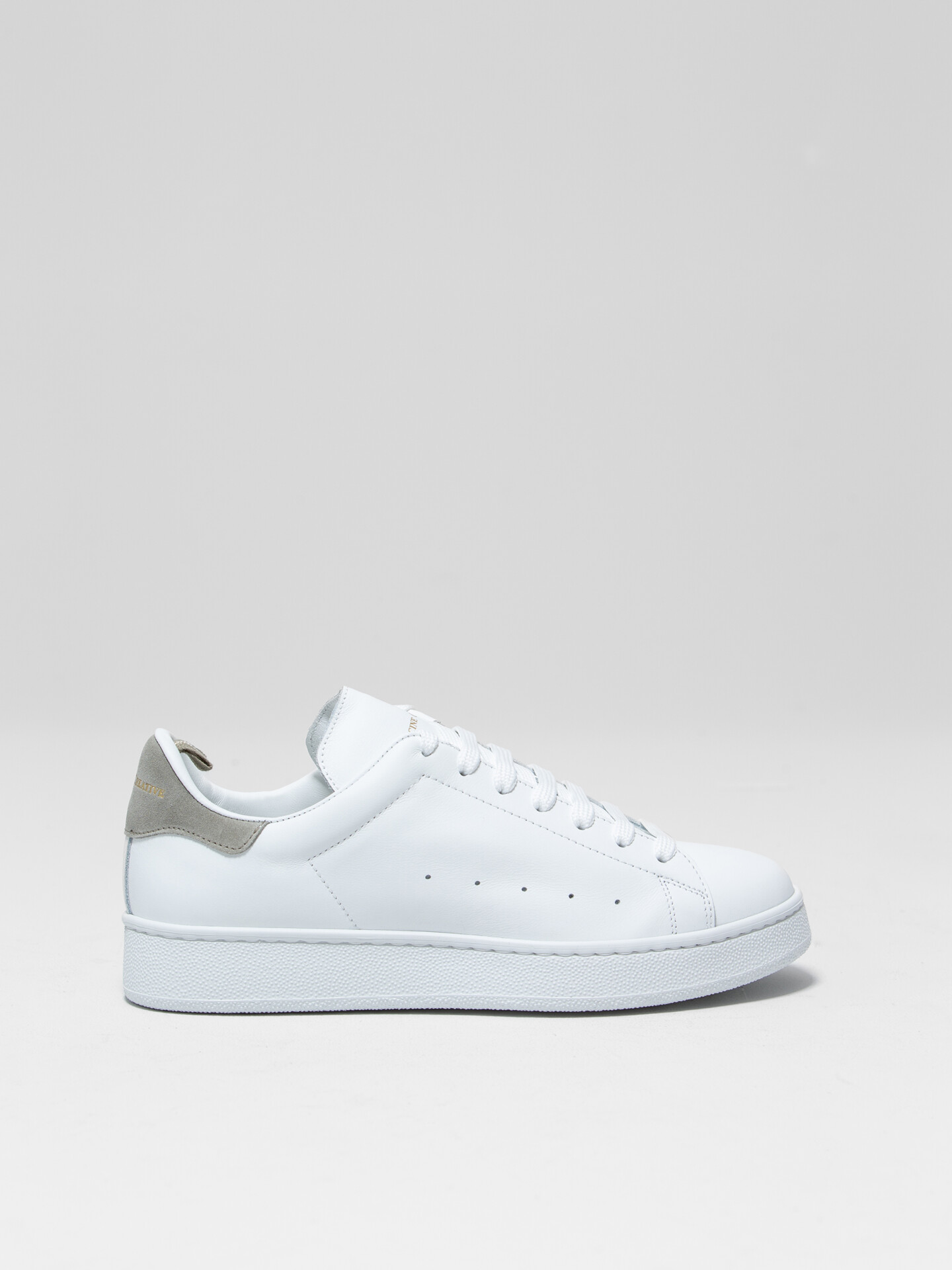 Detailansicht von Sneaker aus Leder von OFFICINE CREATIVE