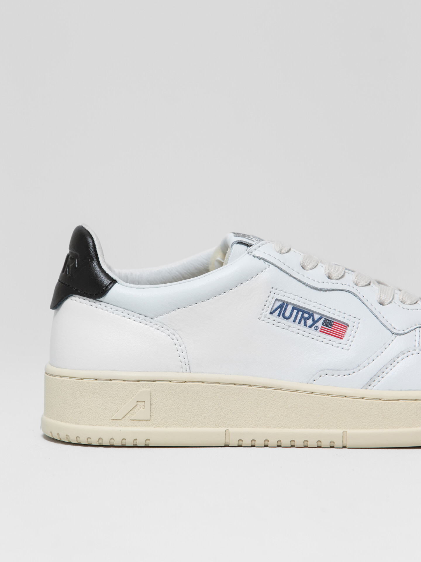 Detailansicht von Sneaker von AUTRY