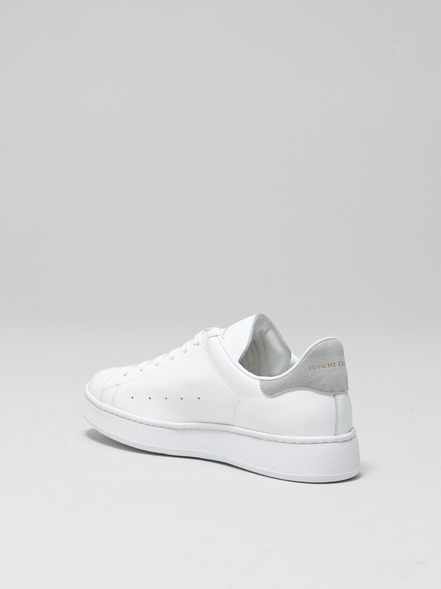 Detailansicht von Sneaker aus Leder von OFFICINE CREATIVE