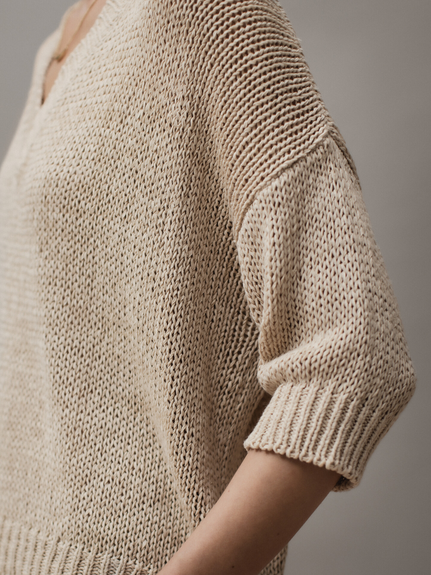 Detailansicht von Kurzarm-Pullover aus Baumwolle von ROBERTO COLLINA