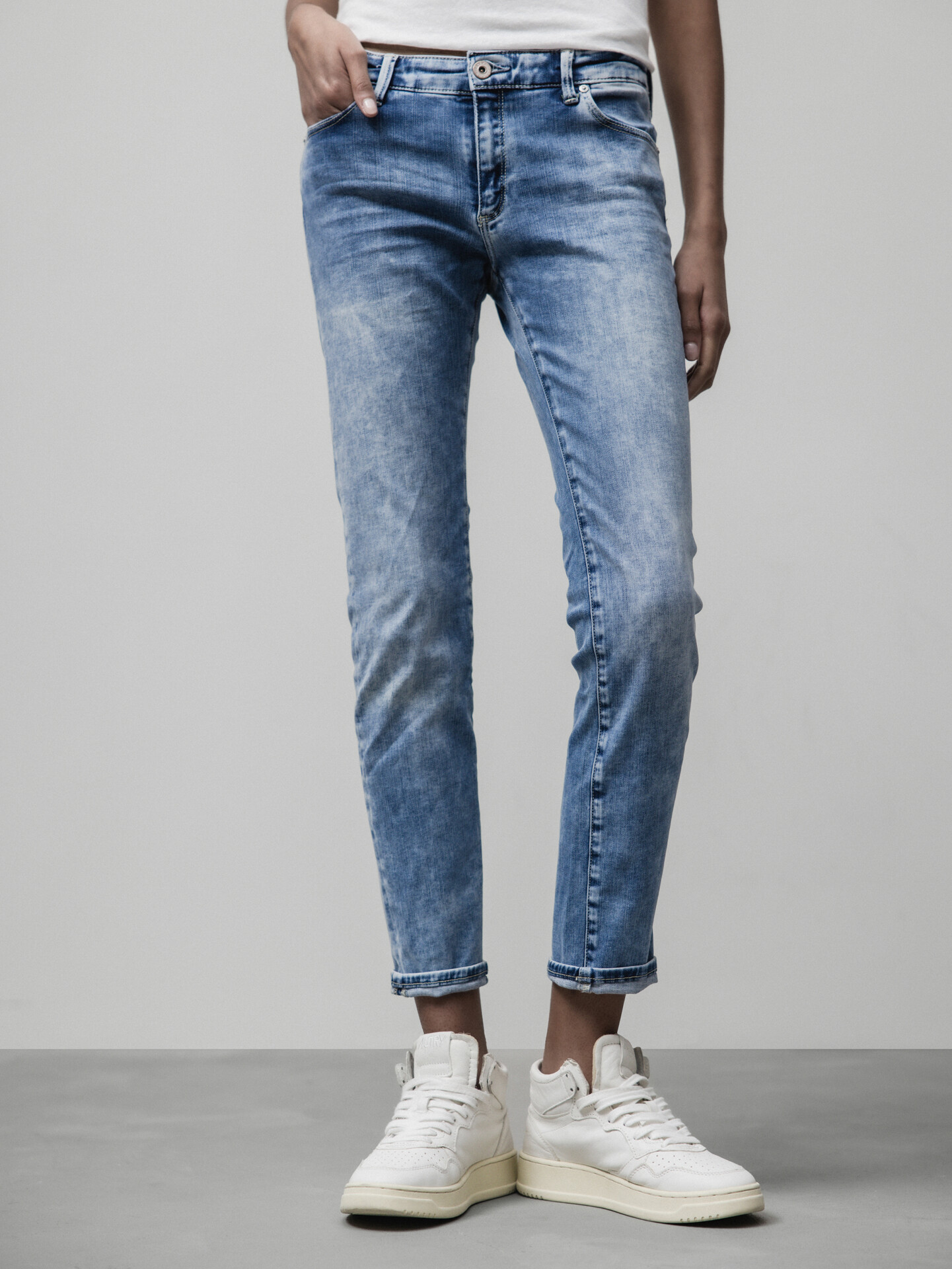 Detailansicht von Slim Fit Jeans von ADRIANO GOLDSCHMIED