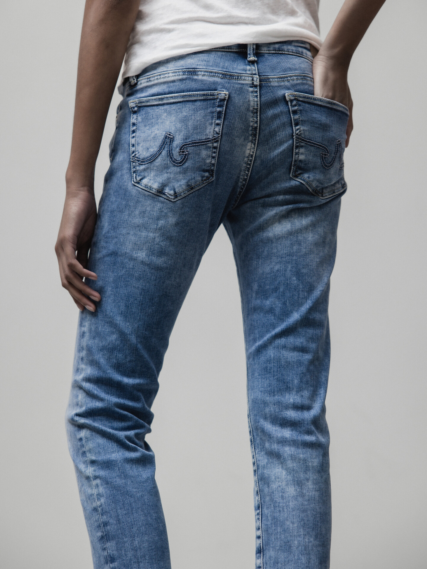 Detailansicht von Slim Fit Jeans von ADRIANO GOLDSCHMIED