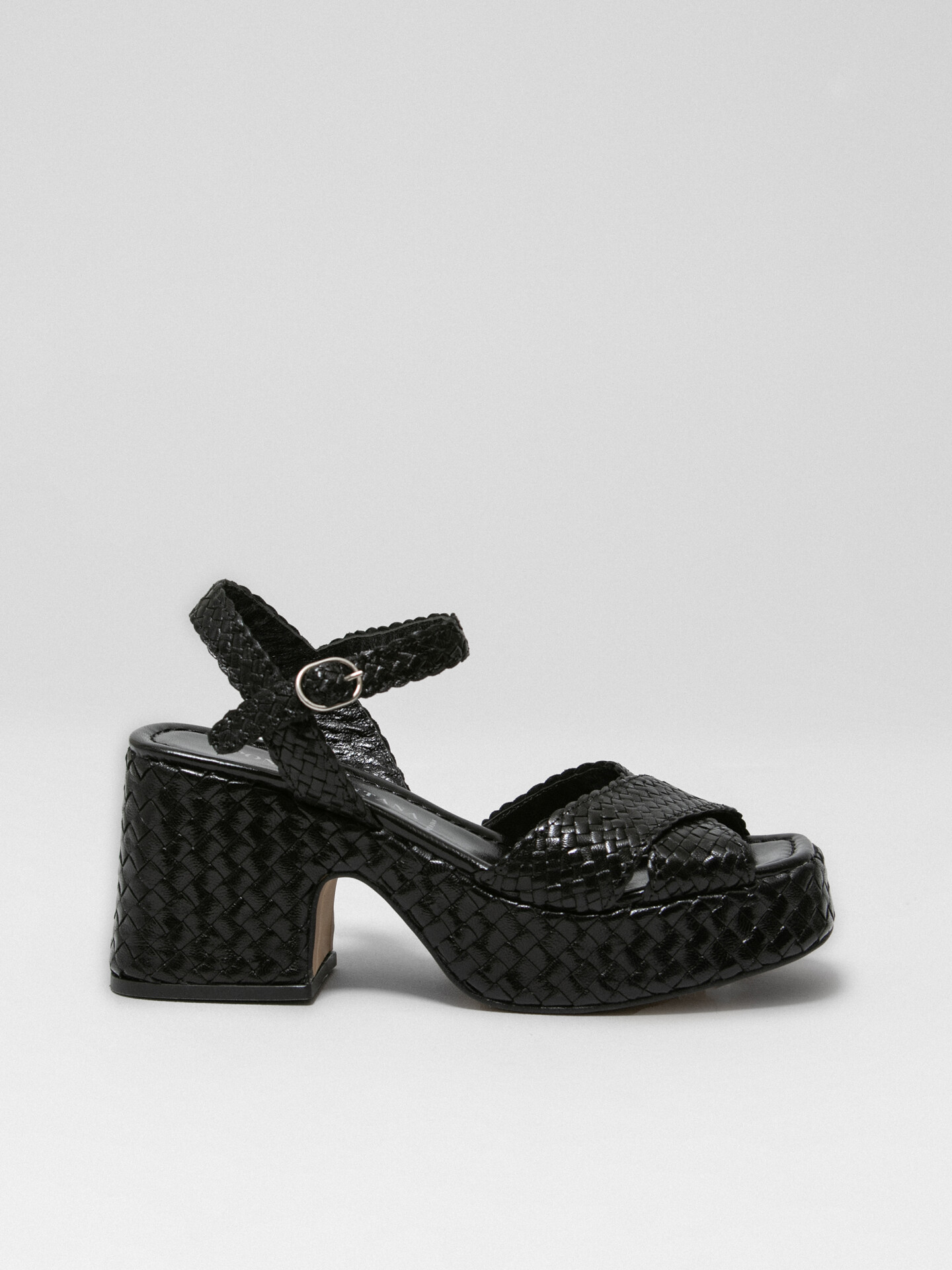 Detailansicht von Plateau-Sandalen von PONS QUINTANA