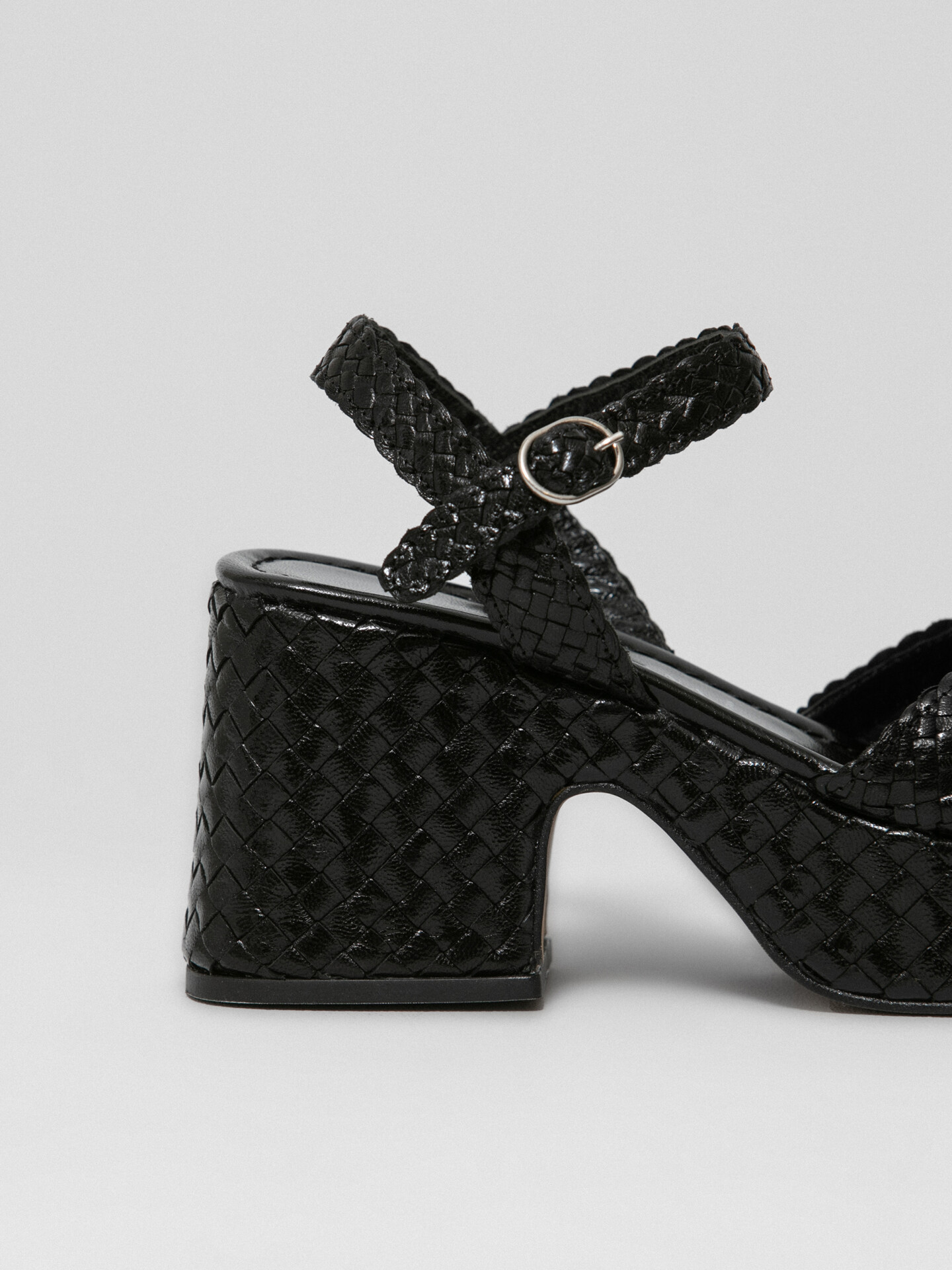 Detailansicht von Plateau-Sandalen von PONS QUINTANA