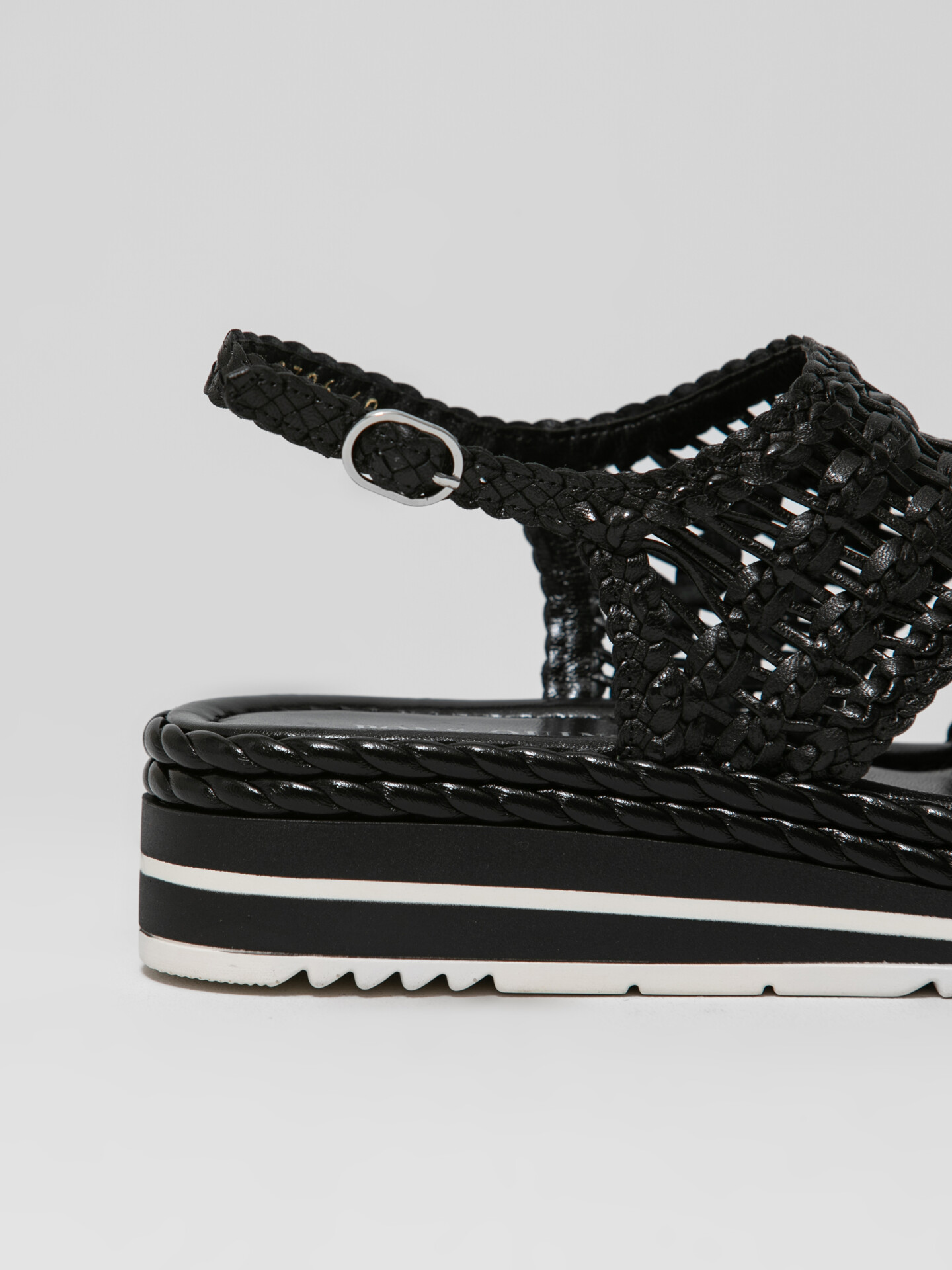 Detailansicht von Plateau-Sandalen von PONS QUINTANA