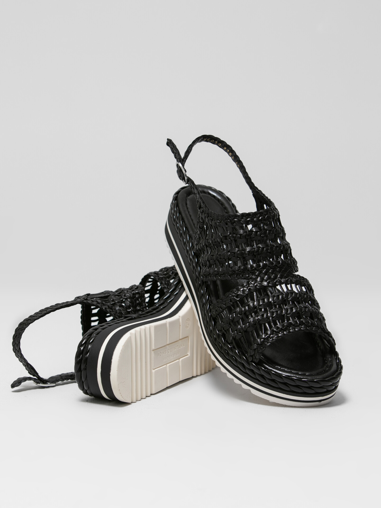 Detailansicht von Plateau-Sandalen von PONS QUINTANA