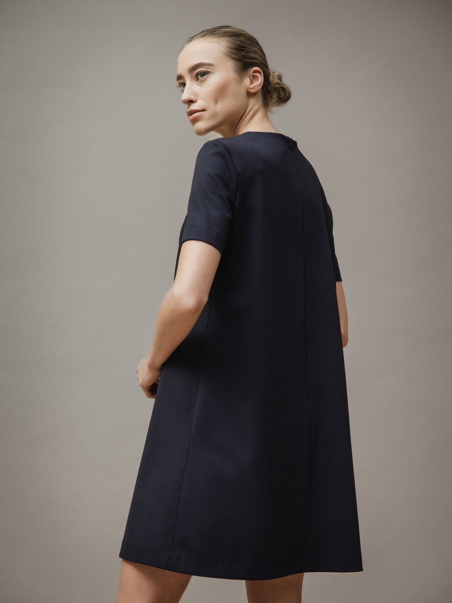 Detailansicht von Kurzes Kleid von HARRIS WHARF LONDON