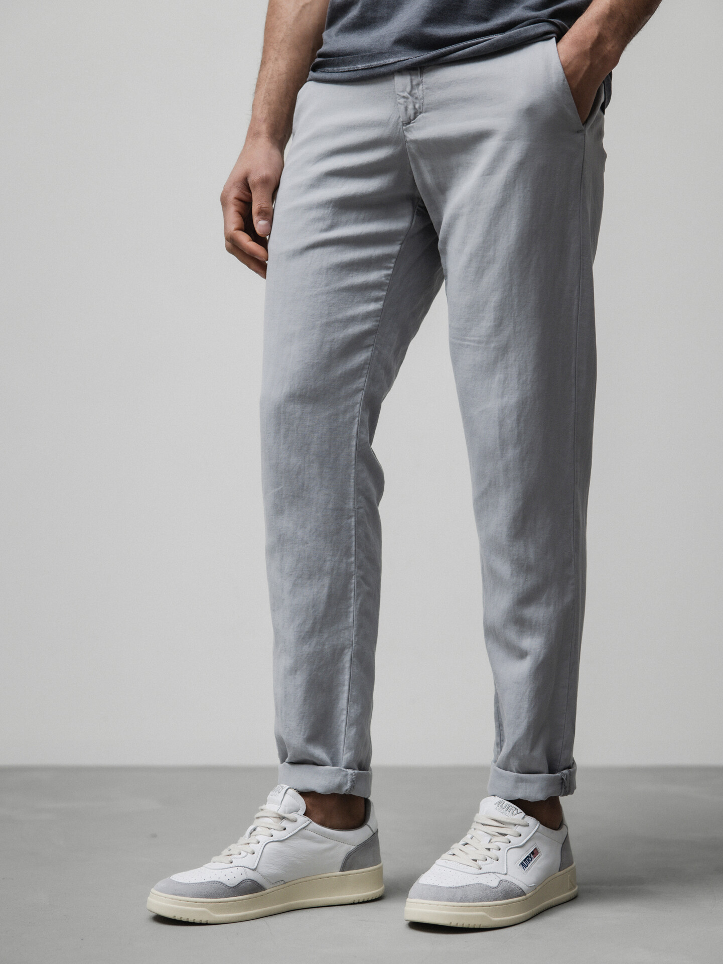 Detailansicht von Lässige Chinohose von MYTHS