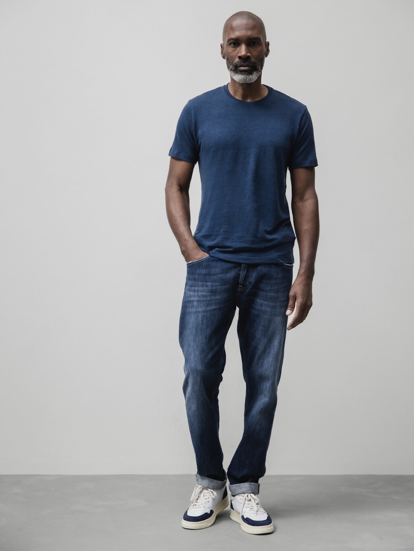 Detailansicht von T-Shirt aus Leinen von STEFAN BRANDT