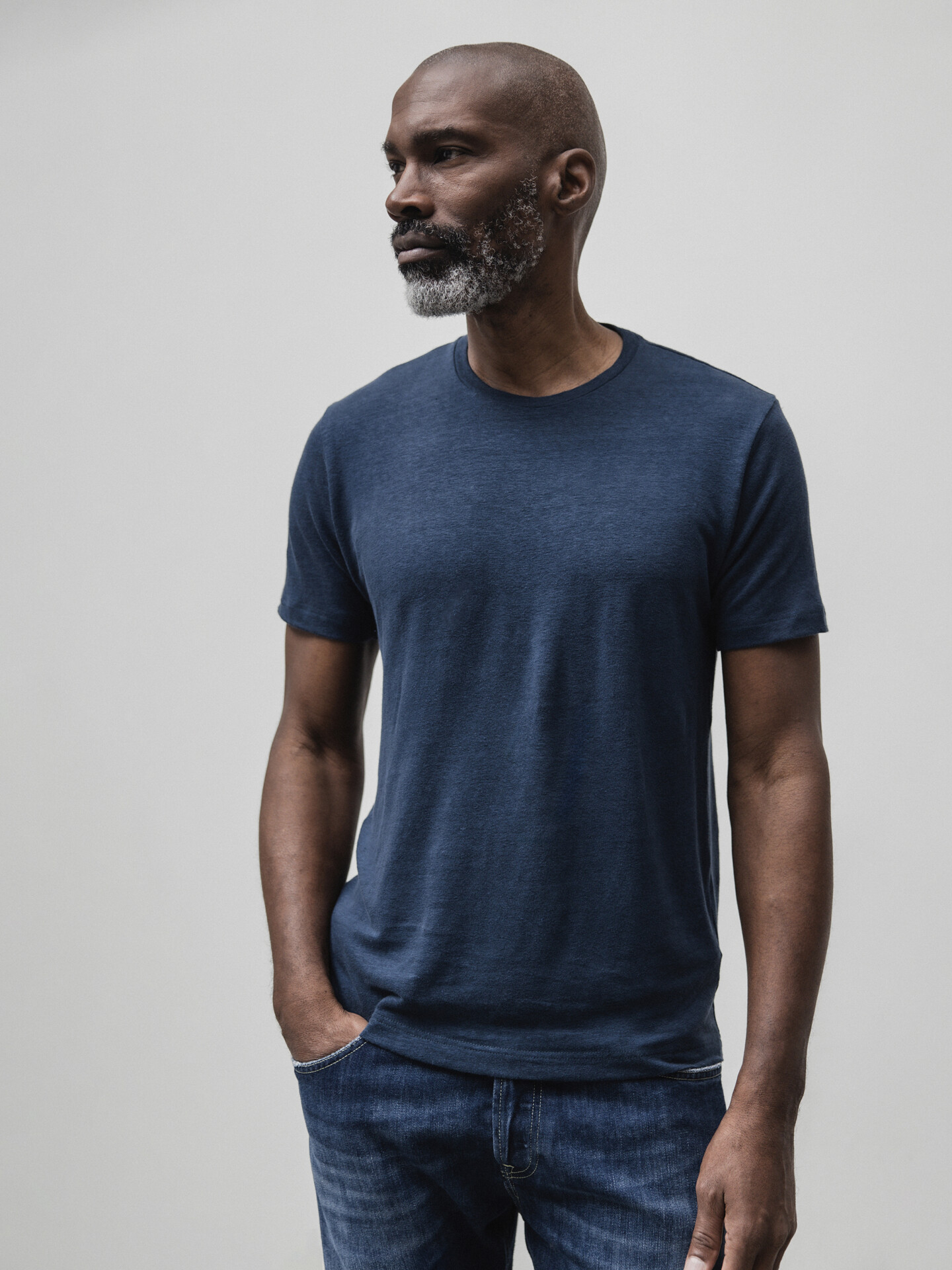 Detailansicht von T-Shirt aus Leinen von STEFAN BRANDT