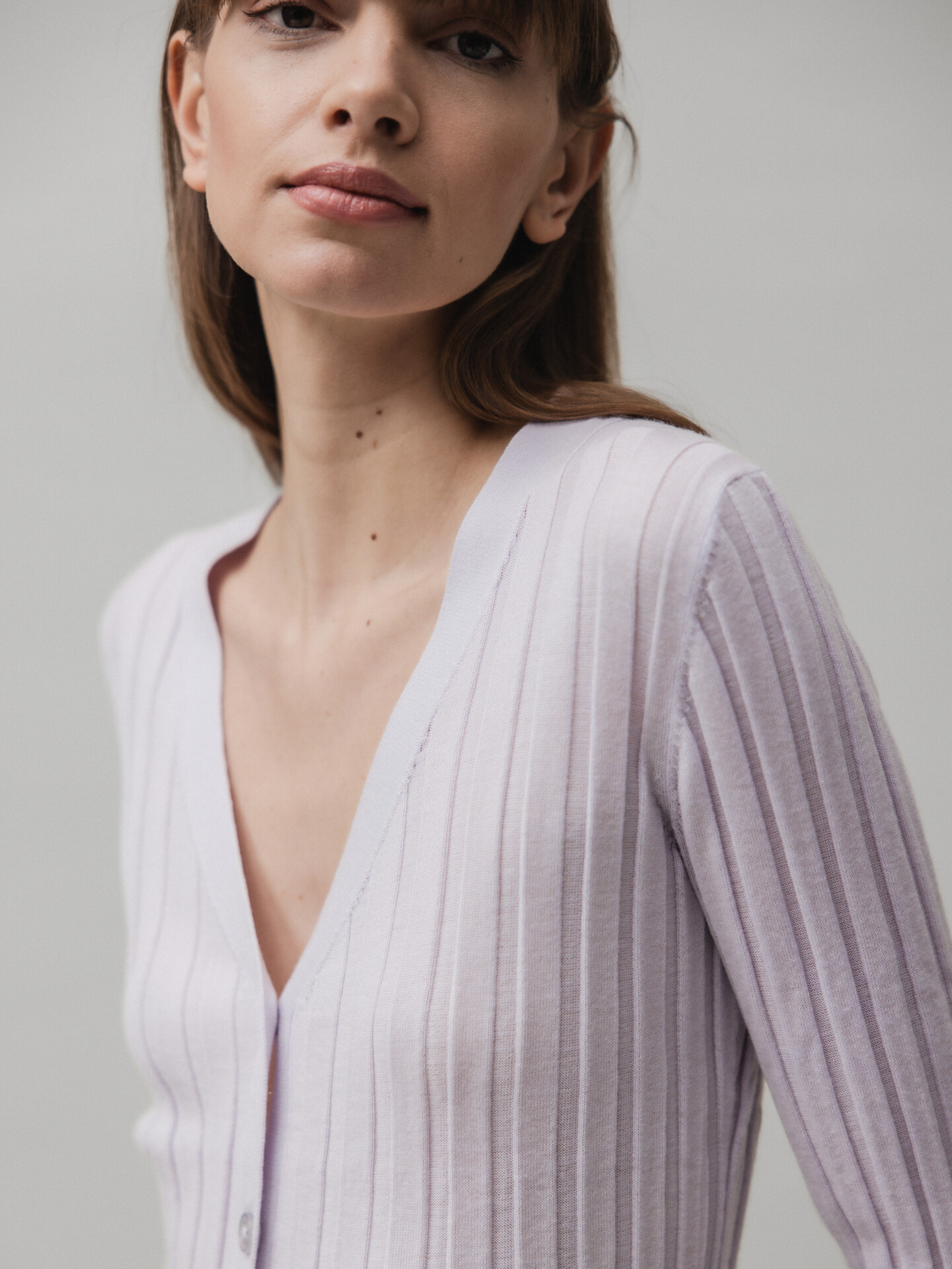 Detailansicht von Strickjacke aus Merinowolle von DANIELS