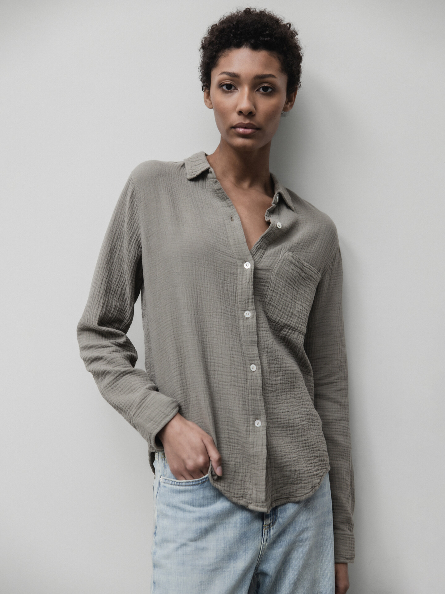 Detailansicht von Musselinbluse von DANIELS