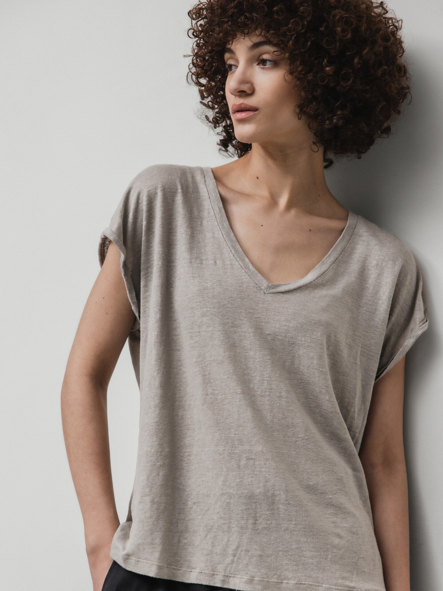 Detailansicht von T-Shirt aus Leinen von DANIELS