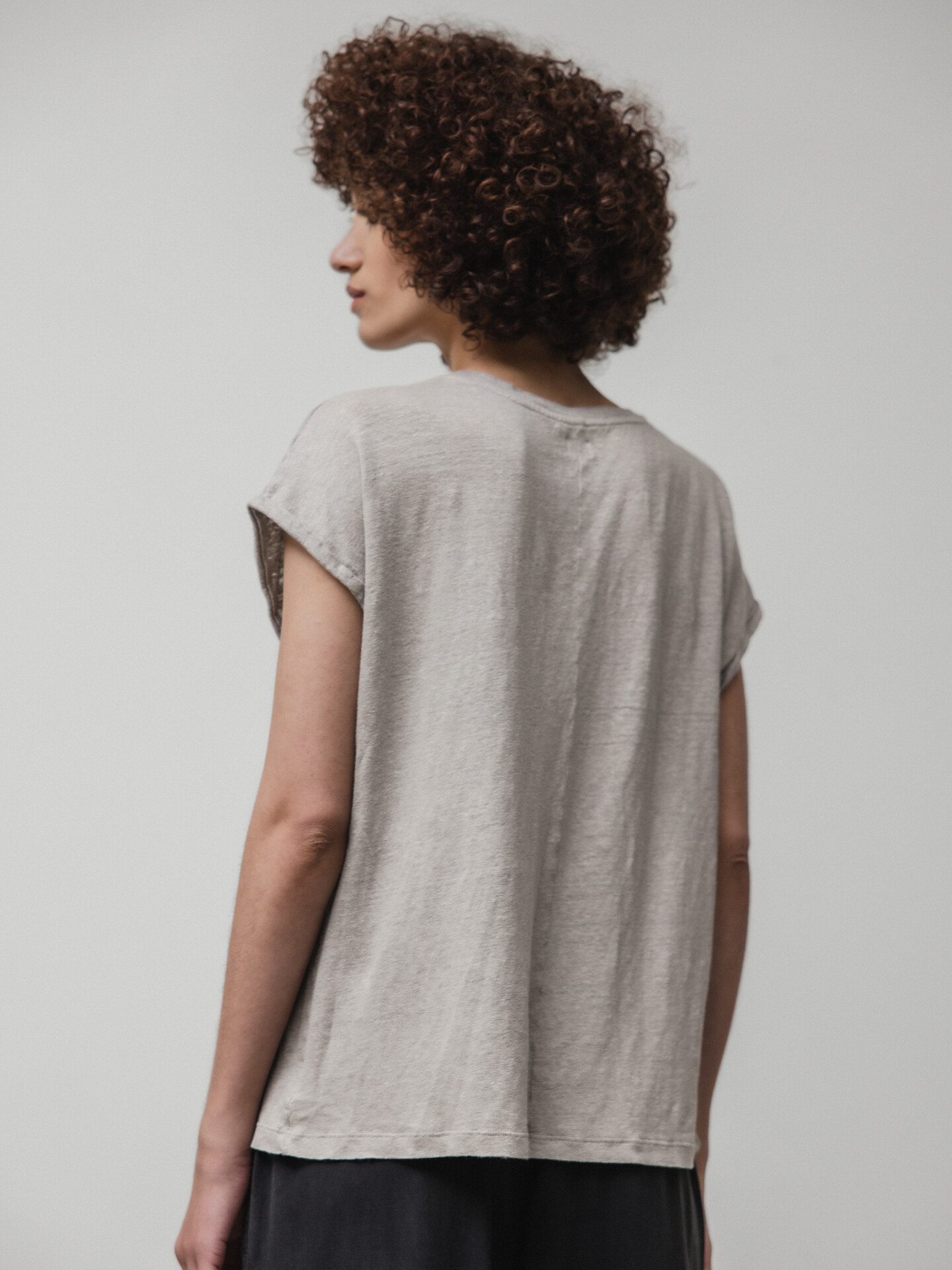 Detailansicht von T-Shirt aus Leinen von DANIELS