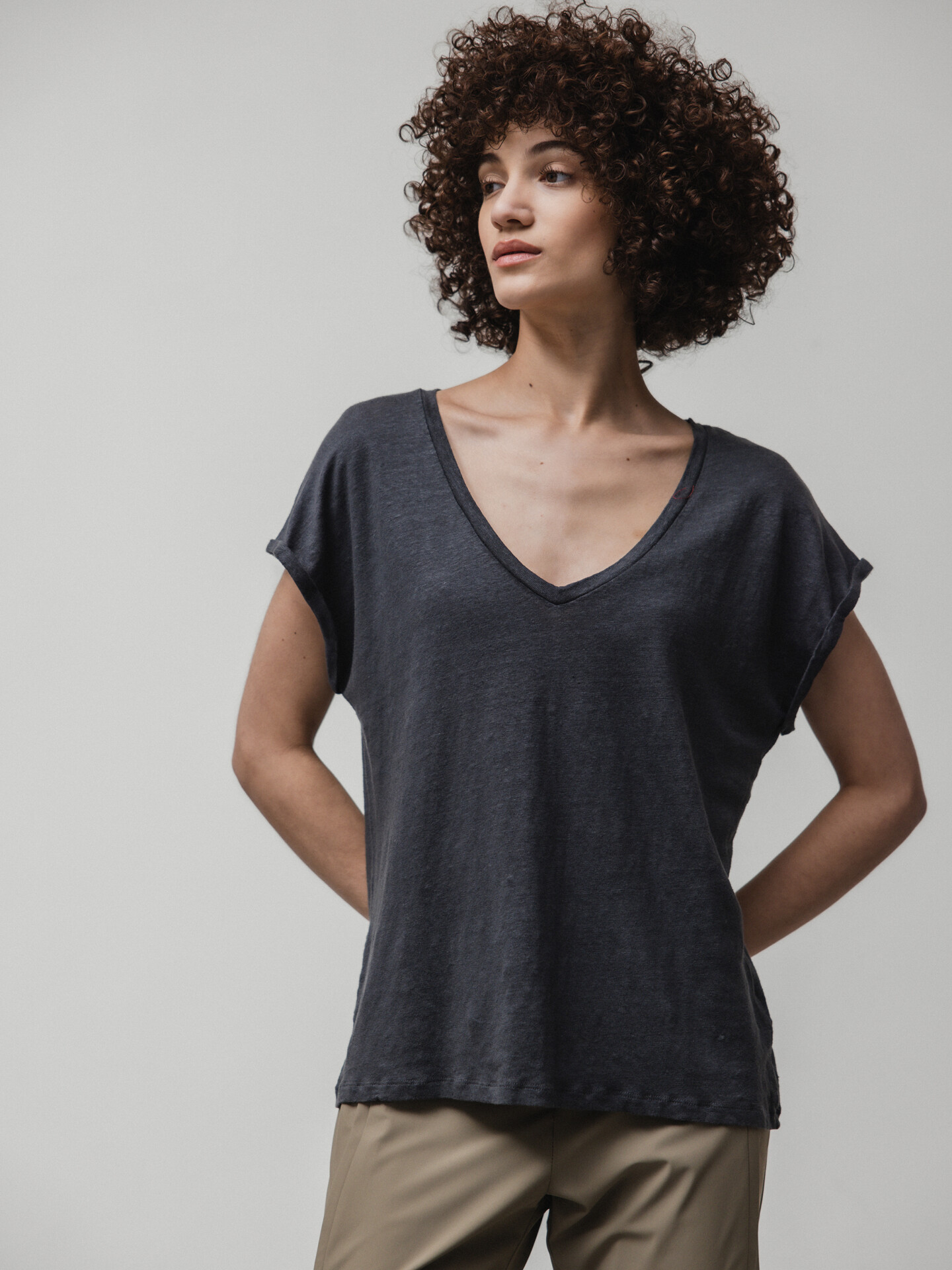 Detailansicht von T-Shirt aus Leinen von DANIELS