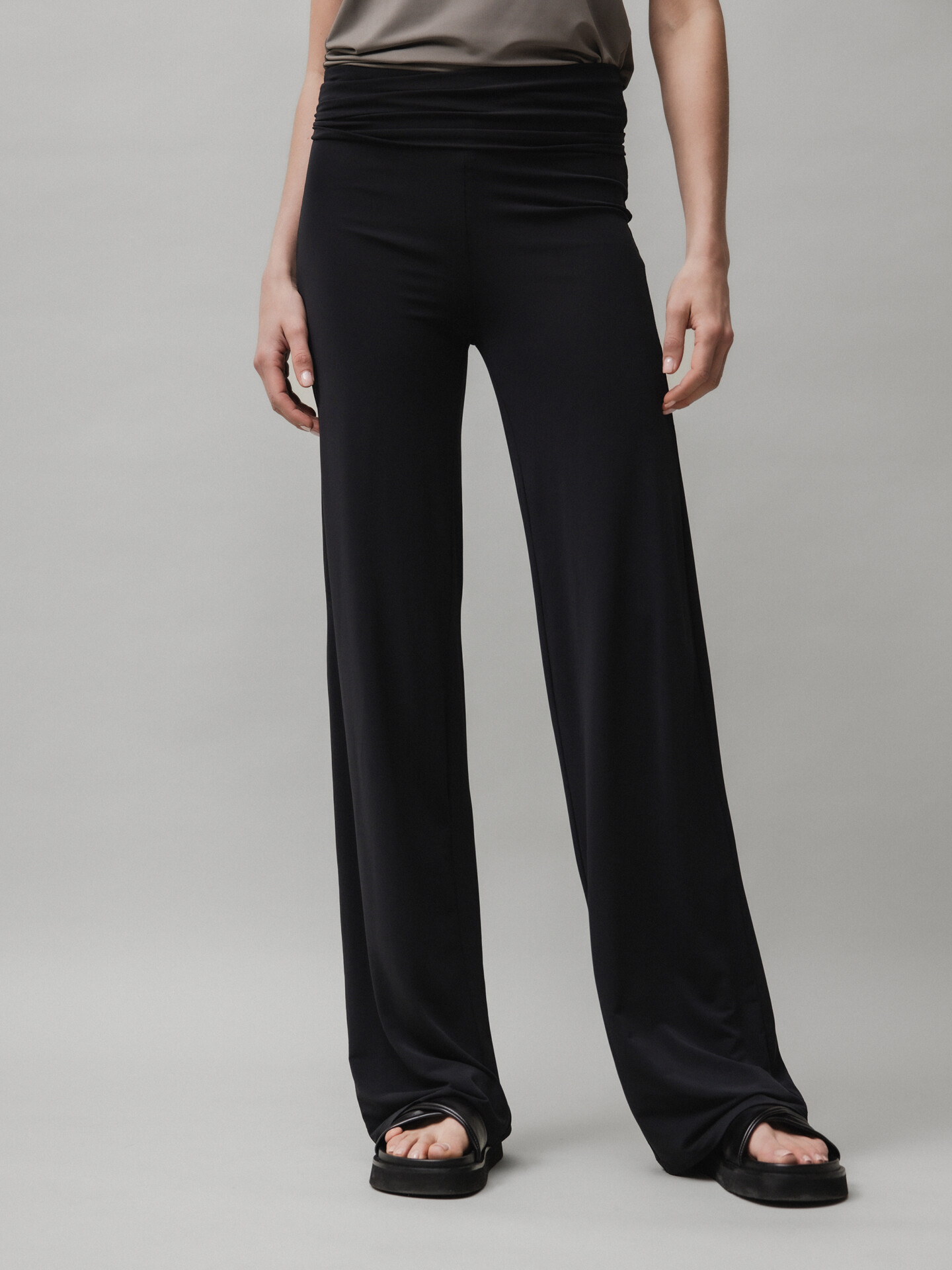 Detailansicht von Lässige Hose von DANIELS