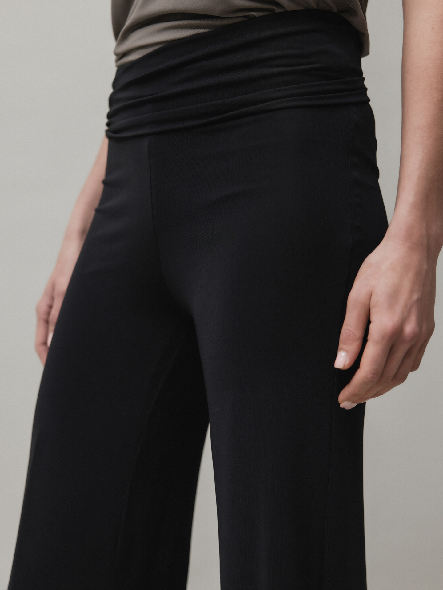 Detailansicht von Lässige Hose von DANIELS