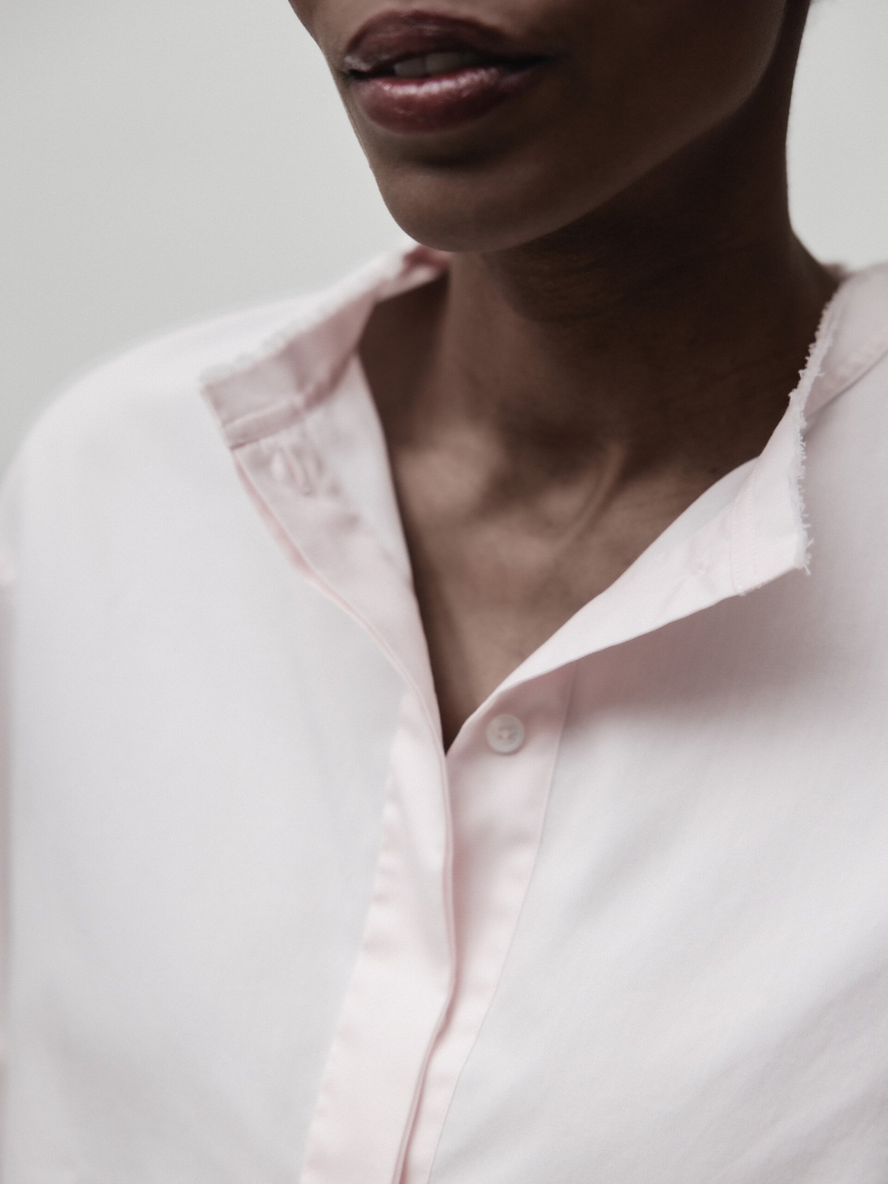 Detailansicht von Baumwollbluse von LIS LAREIDA