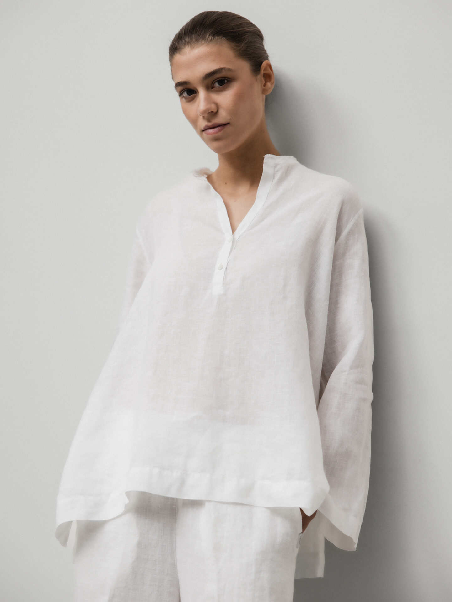 Detailansicht von Oversized Leinenbluse von ANTONELLI