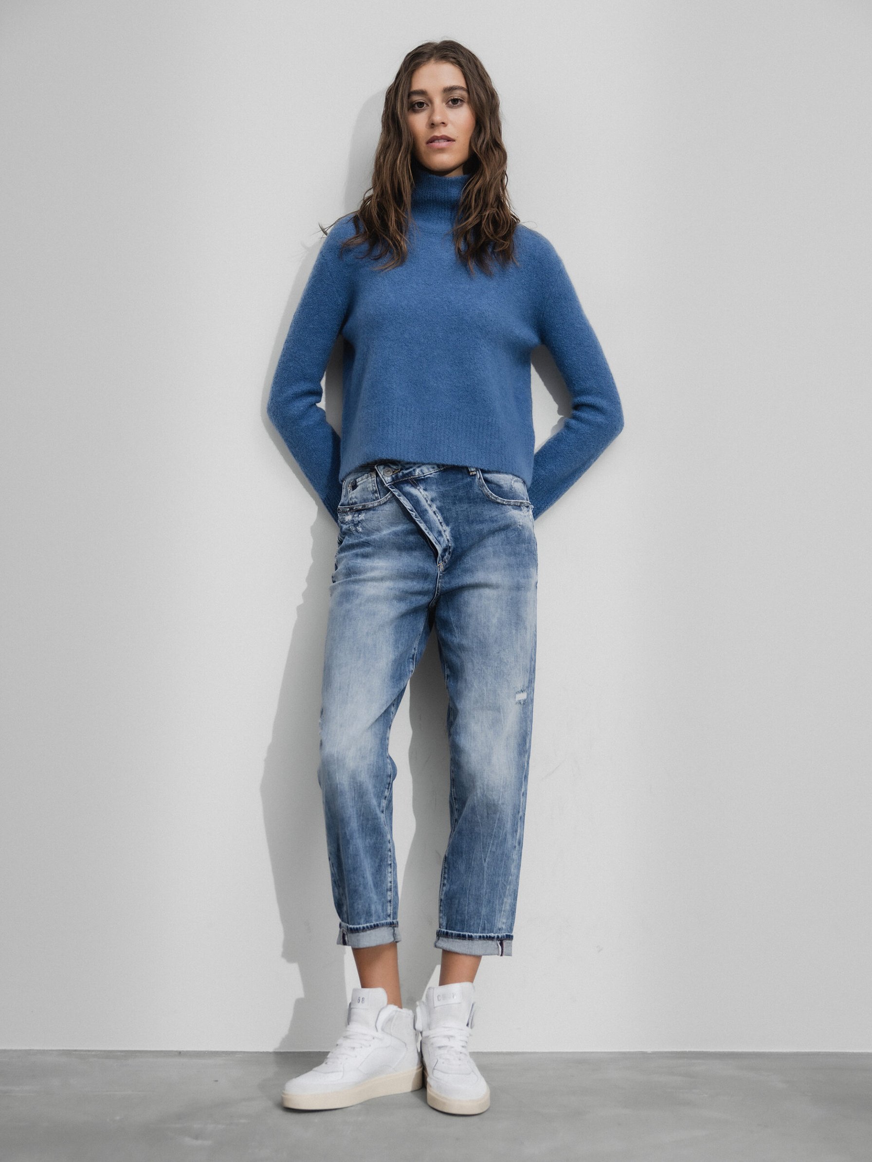 Detailansicht von Loose Fit Jeans von LE TEMPS DES CERISES