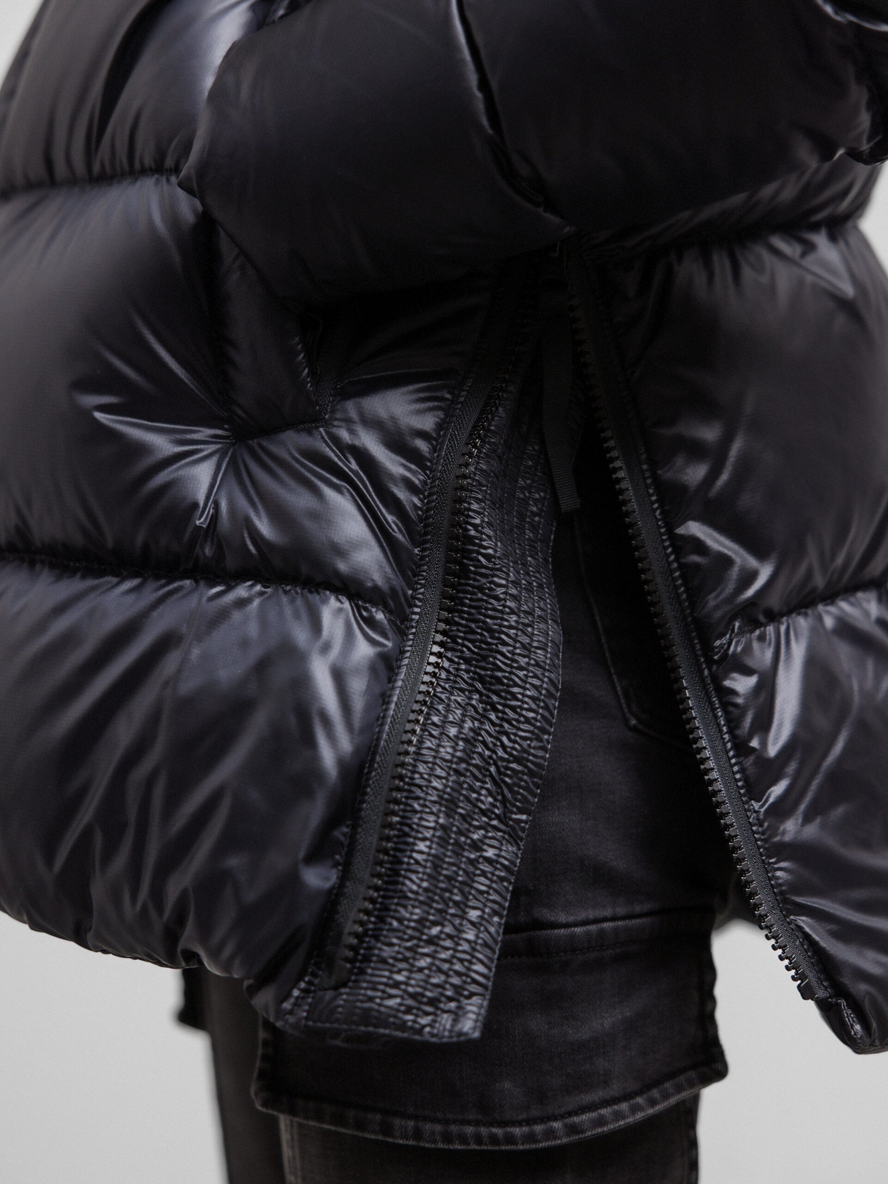 Detailansicht von Daunenjacke von CANADA GOOSE