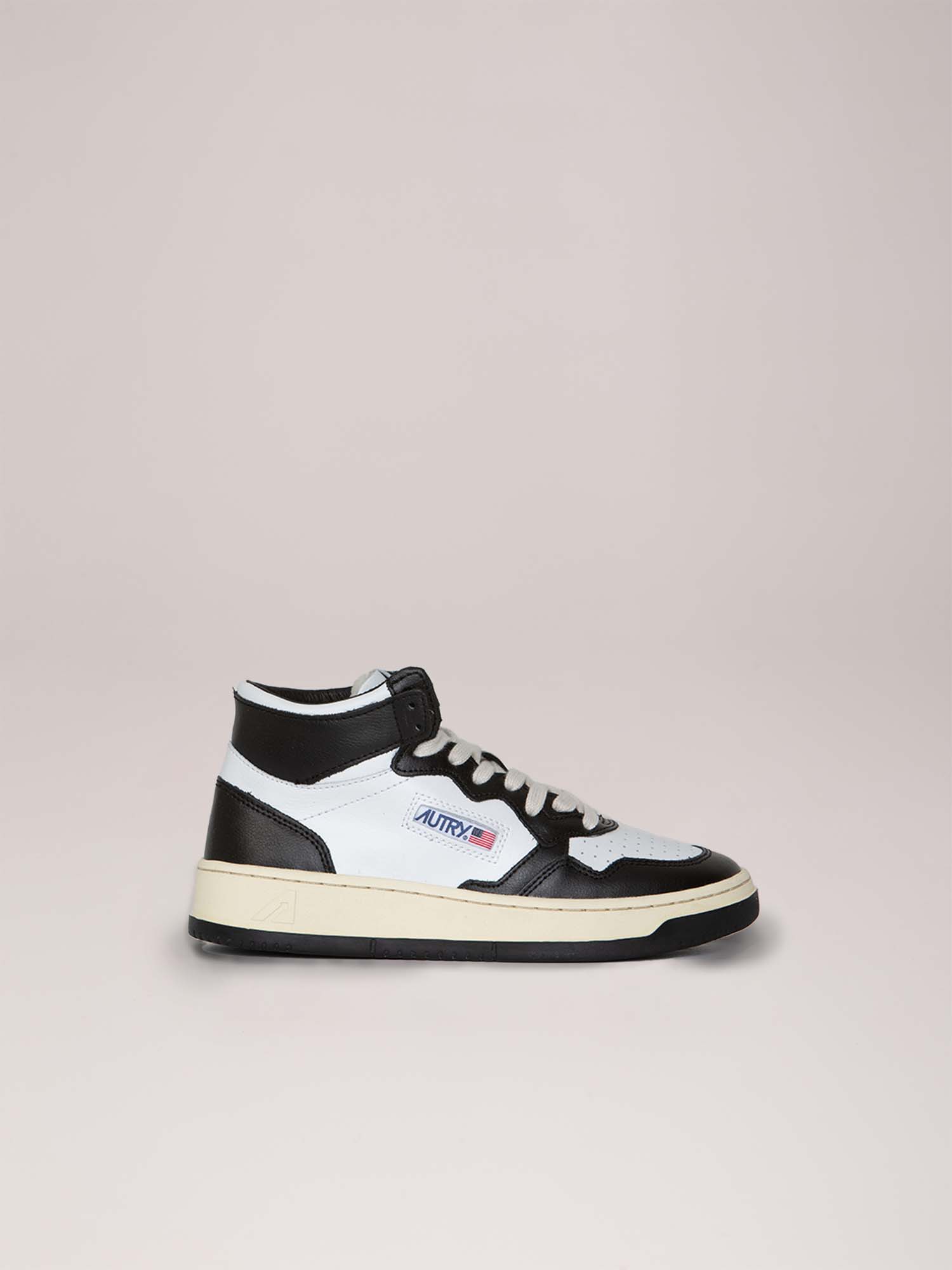 Detailansicht von Hoher Sneaker aus Leder von AUTRY