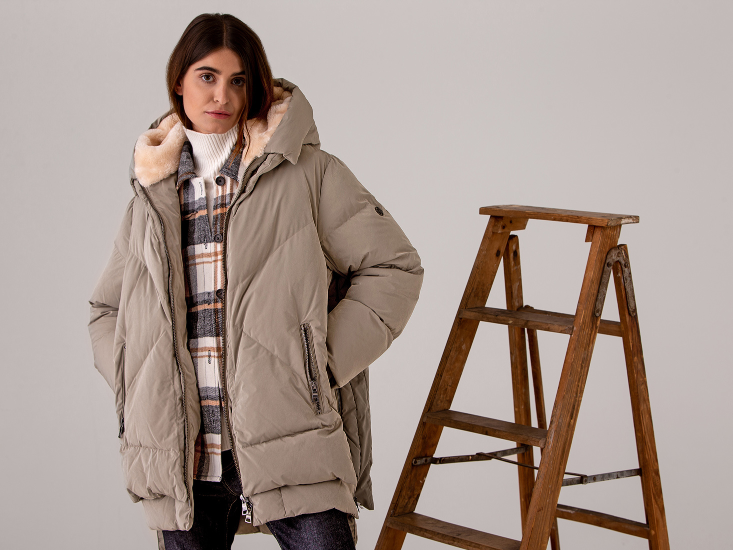 Detailansicht von Steppmantel von BLONDE NO. 8