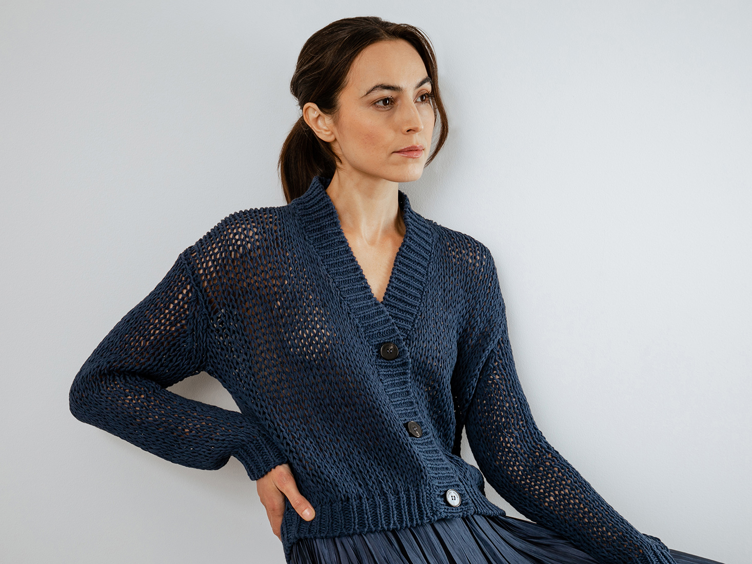 Detailansicht von Strickjacke aus Baumwolle von ROBERTO COLLINA